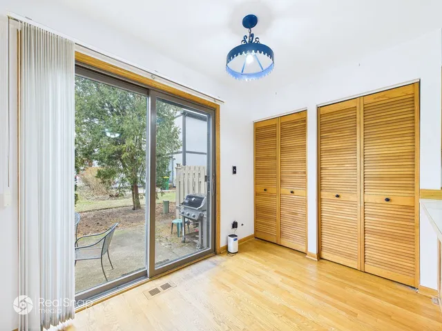 $350,000 | 236 Shadow Bend Drive, Wheeling, IL 60090