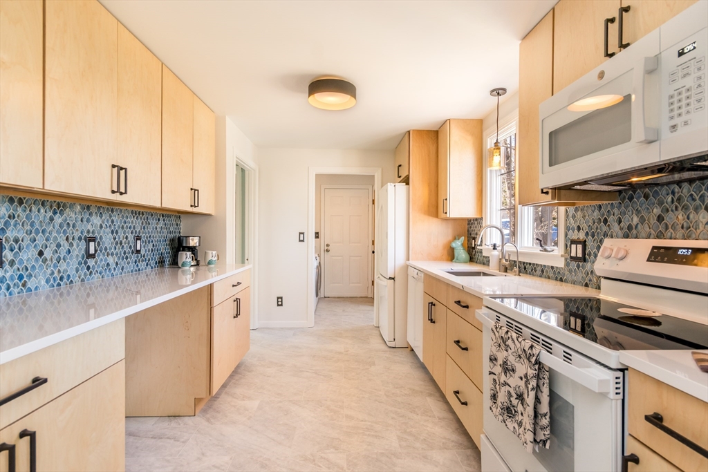 4 Quail Hill Road Bourne, MA 02559 - Photo 13 of 38
