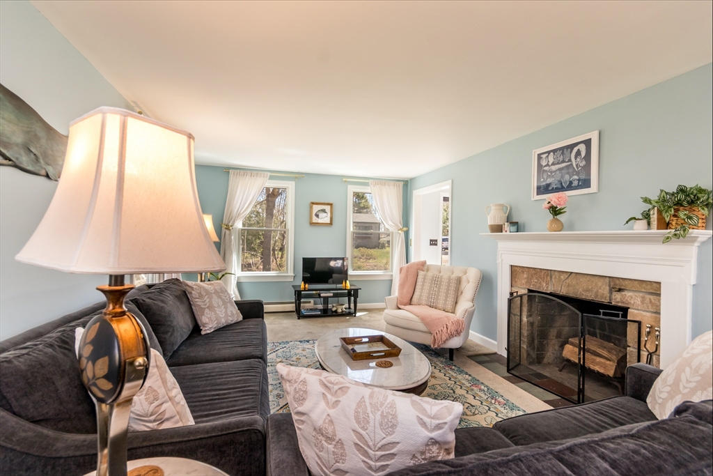 4 Quail Hill Road Bourne, MA 02559 - Photo 7 of 38