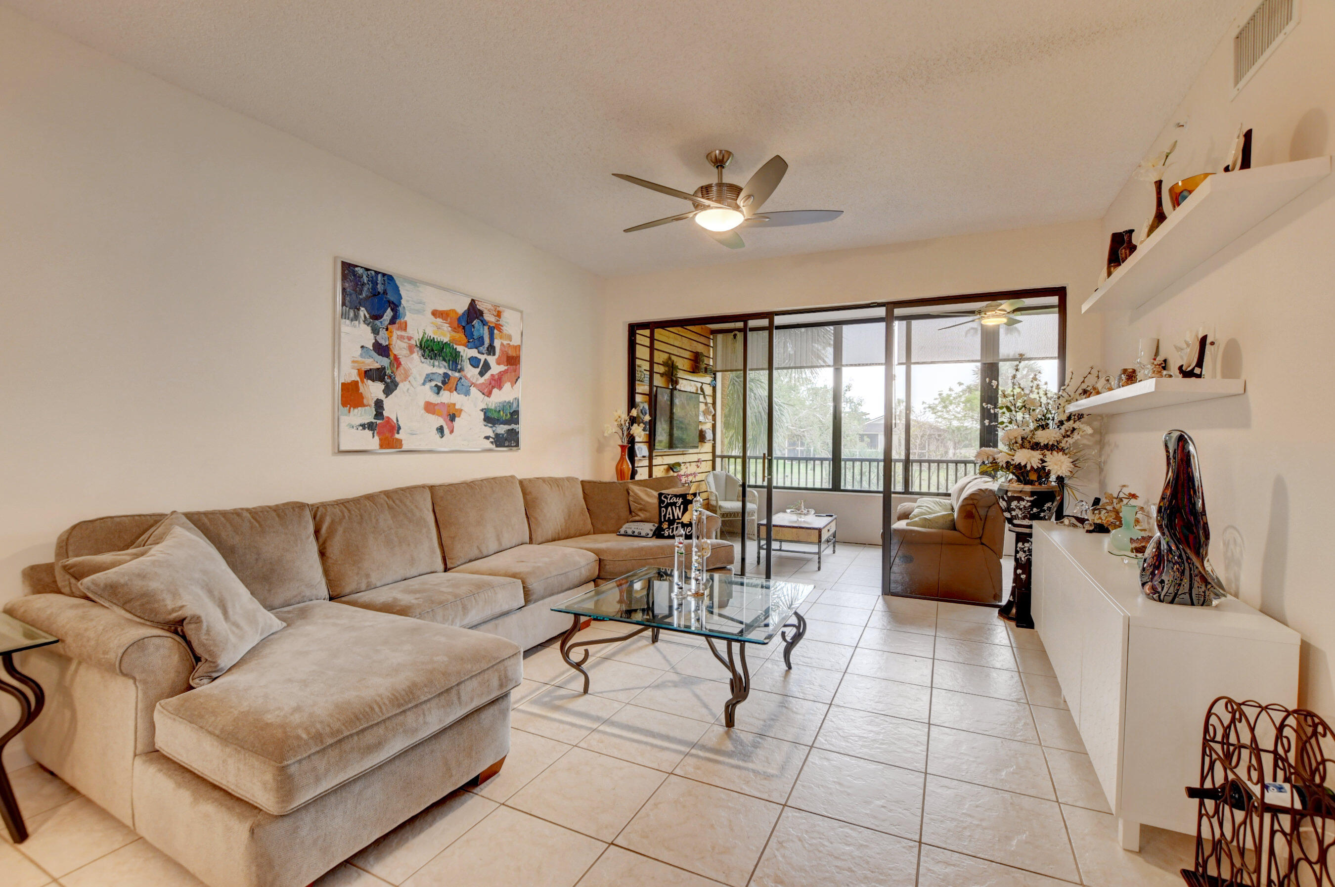 7546 La Paz Boulevard, Unit 207 Boca Raton, FL 33433 - Photo 7 of 25 living room