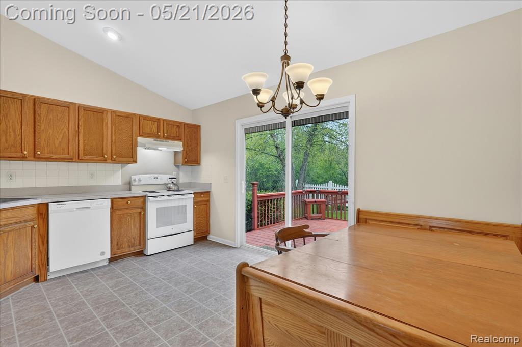1607 Cedarwood Drive Flushing, MI 48433 - Photo 8 of 27