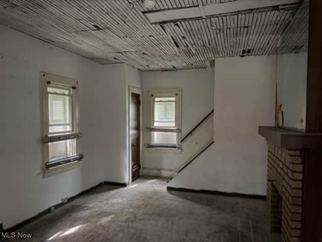 1677 Hillview Road Cleveland, OH 44112 - Photo 3 of 9