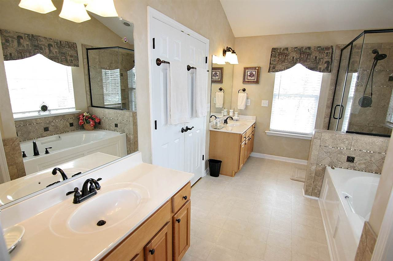 10503 Chandler Way Raleigh, NC 27614 - Photo 18 of 25 Master Bath/Spa