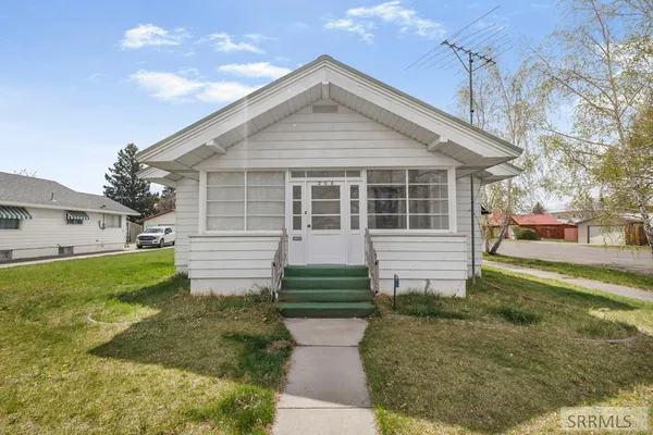 $350,000 | 206 East 3rd North, St. Anthony, ID 83445