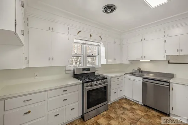 $350,000 | 206 East 3rd North, St. Anthony, ID 83445