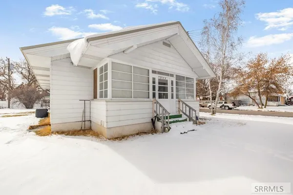 $350,000 | 206 East 3rd North, St. Anthony, ID 83445