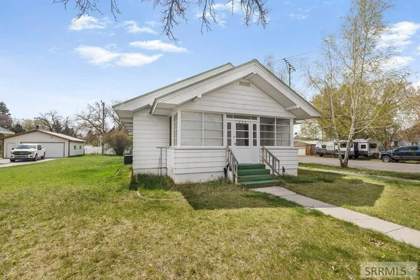 $350,000 | 206 East 3rd North, St. Anthony, ID 83445