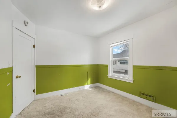 $350,000 | 206 East 3rd North, St. Anthony, ID 83445