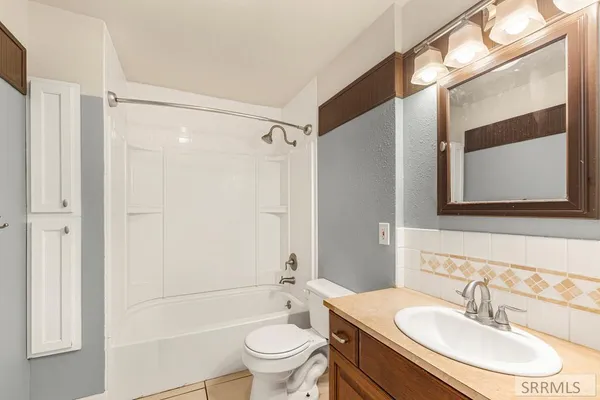 $350,000 | 206 East 3rd North, St. Anthony, ID 83445