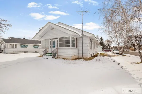 $350,000 | 206 East 3rd North, St. Anthony, ID 83445