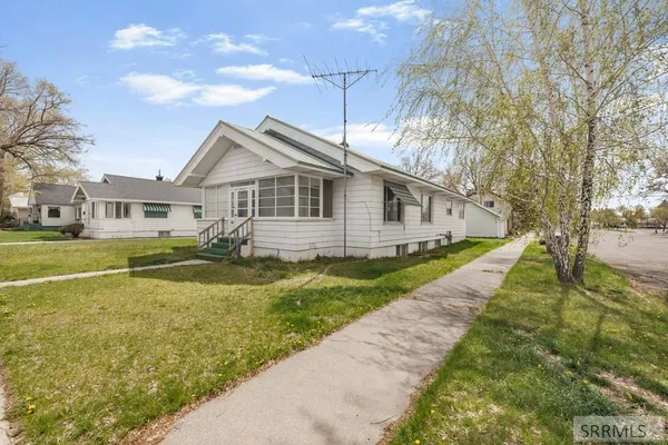 $350,000 | 206 East 3rd North, St. Anthony, ID 83445
