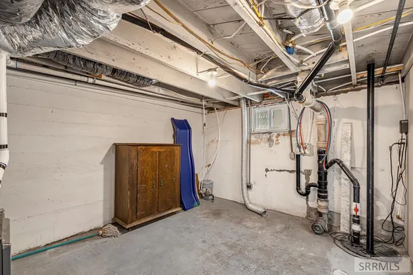 $350,000 | 206 East 3rd North, St. Anthony, ID 83445