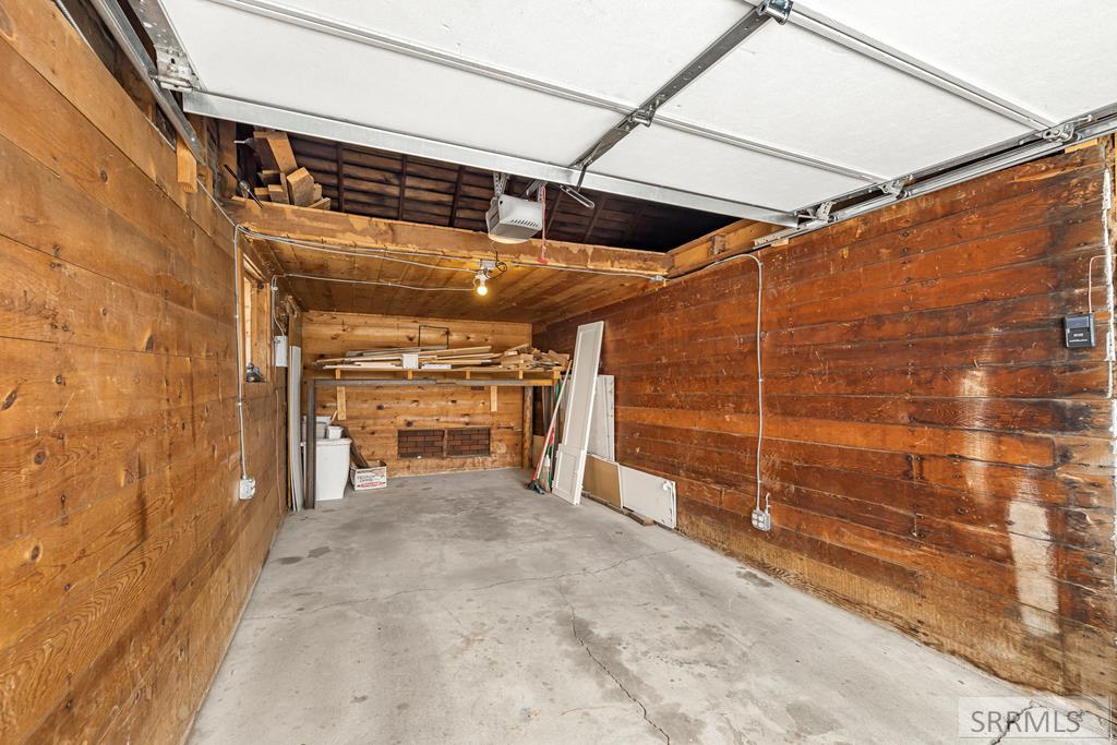 206 East 3rd North St. Anthony, ID 83445 - Photo 46 of 50 Garage