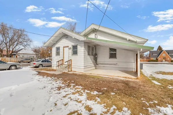 $350,000 | 206 East 3rd North, St. Anthony, ID 83445