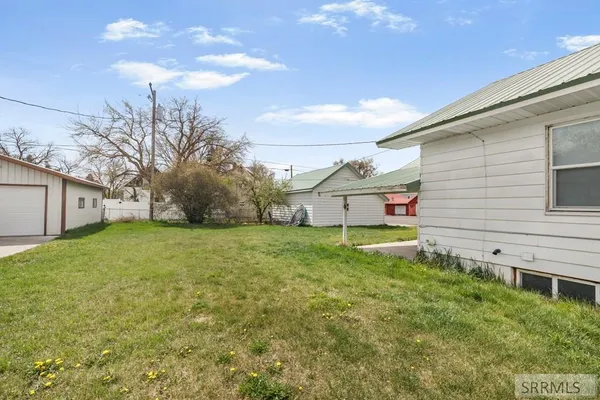 $350,000 | 206 East 3rd North, St. Anthony, ID 83445