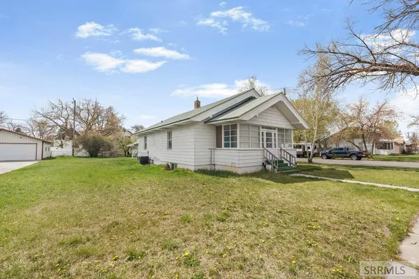 $350,000 | 206 East 3rd North, St. Anthony, ID 83445
