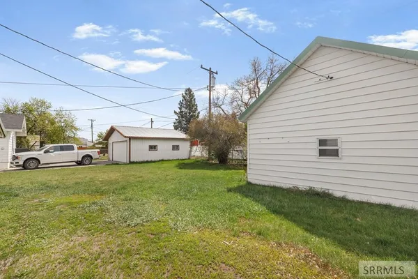 $350,000 | 206 East 3rd North, St. Anthony, ID 83445