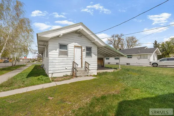 $350,000 | 206 East 3rd North, St. Anthony, ID 83445