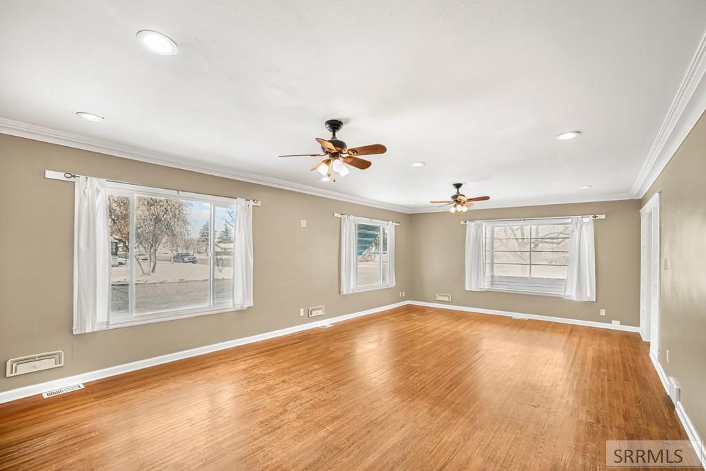 206 East 3rd North St. Anthony, ID 83445 - Photo 8 of 50 Living Room