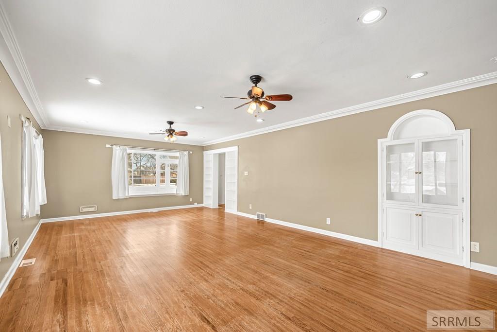 206 East 3rd North St. Anthony, ID 83445 - Photo 9 of 50 Living Room