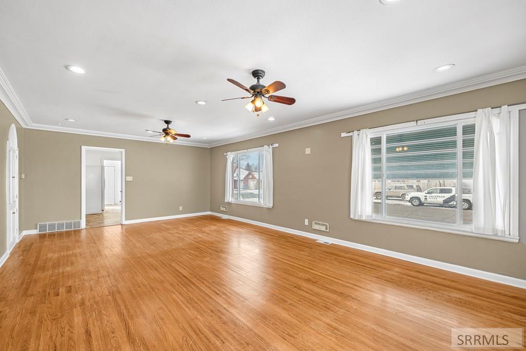 206 East 3rd North St. Anthony, ID 83445 - Photo 10 of 50 Living Room