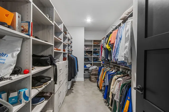 $2,499,900 | 4141 Blackberry Ridge Court, Hobart, WI 54155