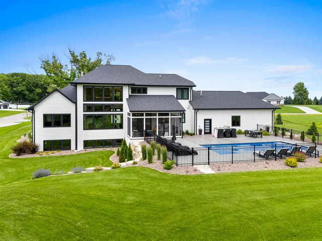 $2,499,900 | 4141 Blackberry Ridge Court, Hobart, WI 54155