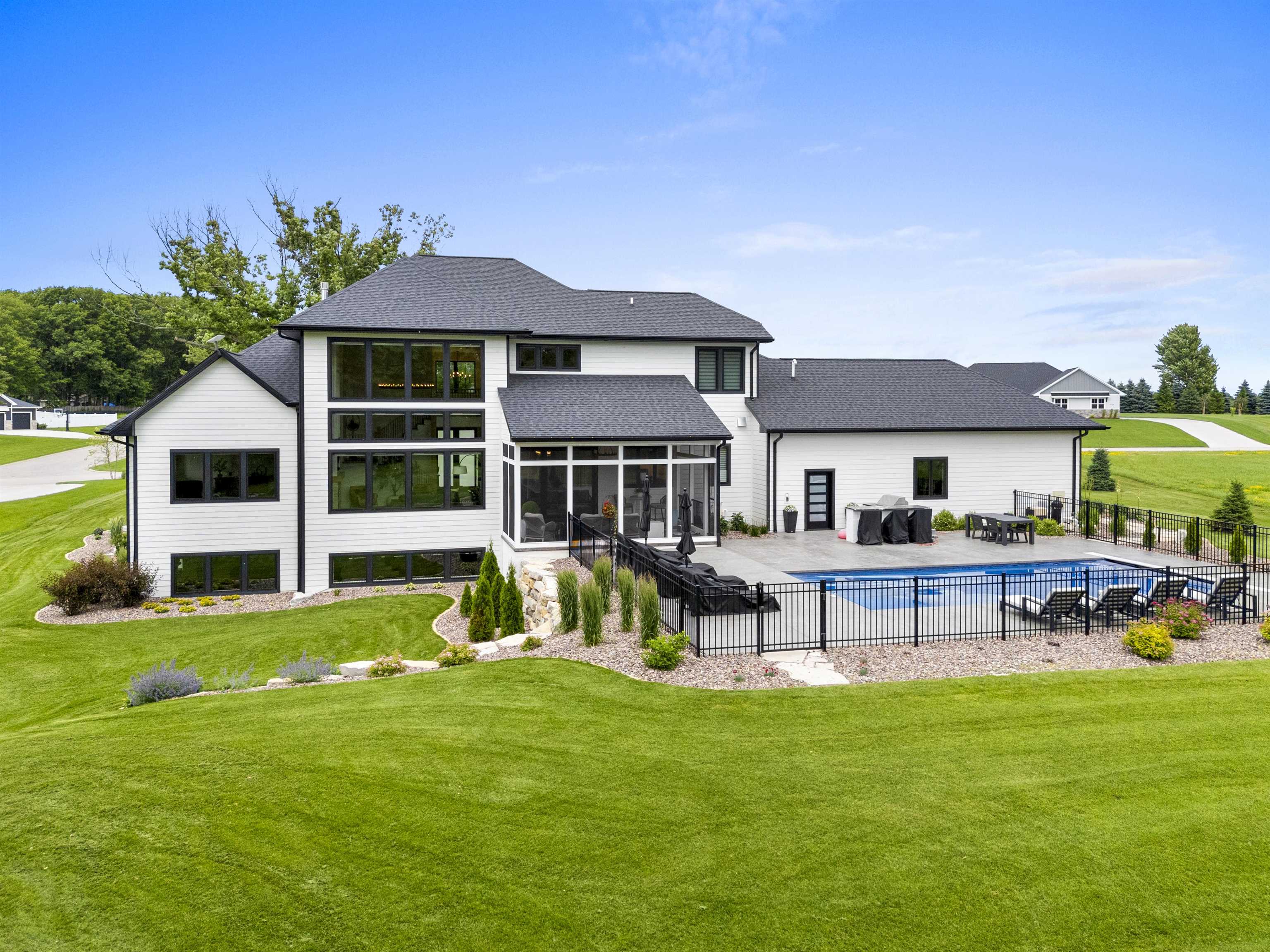 4141 Blackberry Ridge Court Hobart, WI 54155 - Photo 8 of 90