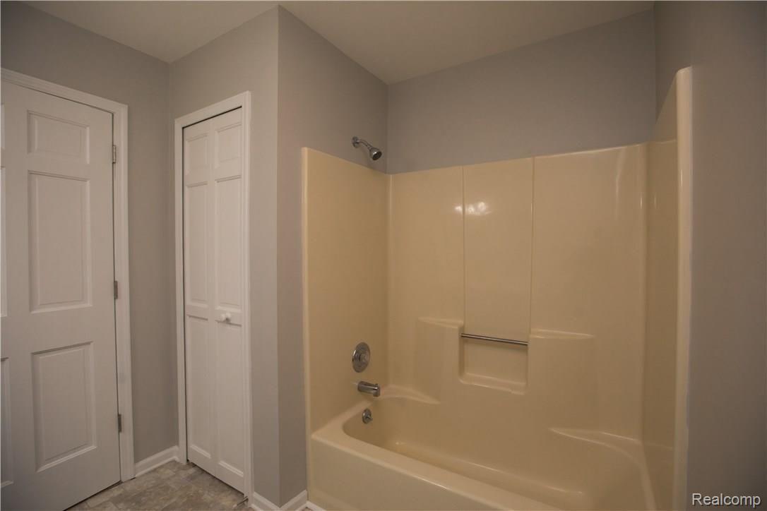 13906 Rocky Ridge Hartland, MI 48353 - Photo 26 of 73 RRK-125.jpg