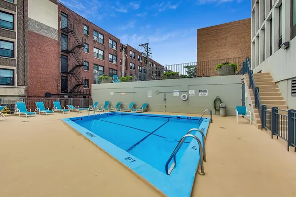 $195,000 | 444 West Fullerton Parkway, Unit 305, Chicago, IL 60614