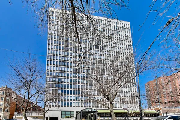 $195,000 | 444 West Fullerton Parkway, Unit 305, Chicago, IL 60614