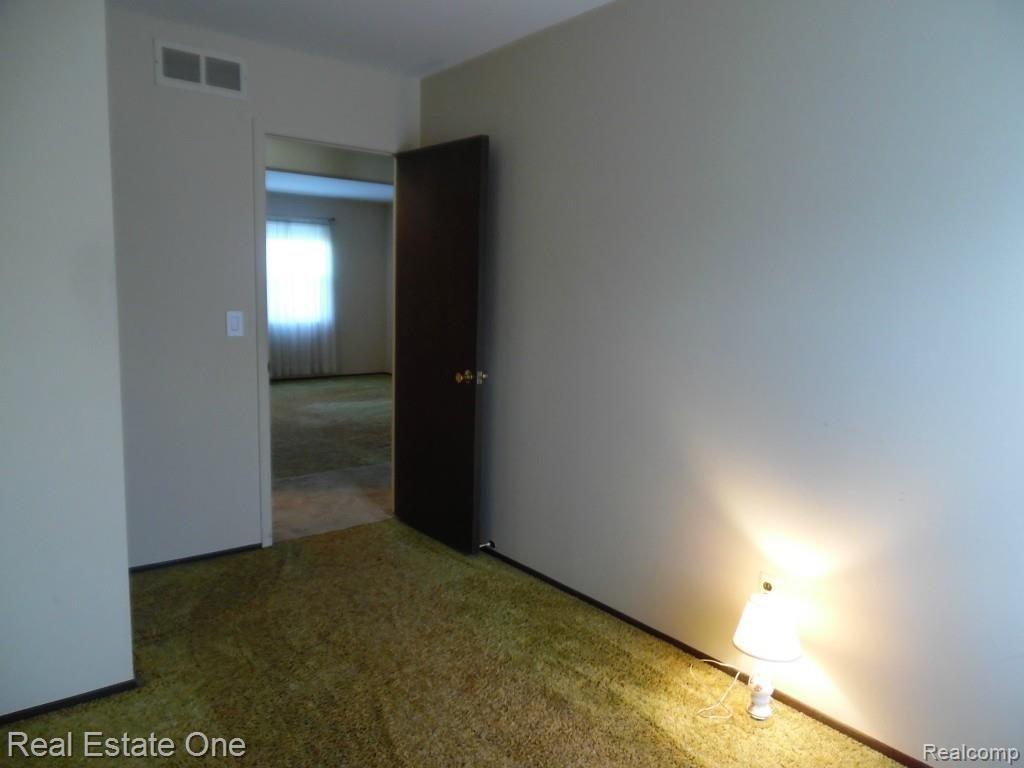 42051 Ridge Road West Novi, MI 48375 - Photo 25 of 29