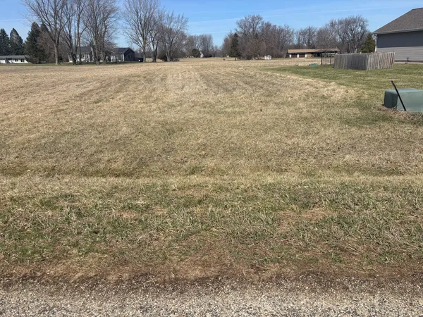 $4,200 | 932 Willowwood Drive, Varna, IL 61375