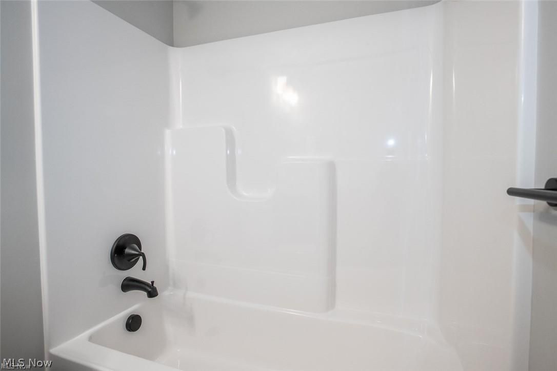 34286 Brookside Lane North Ridgeville, OH 44039 - Photo 41 of 50 Full bath featuring shower / washtub combination