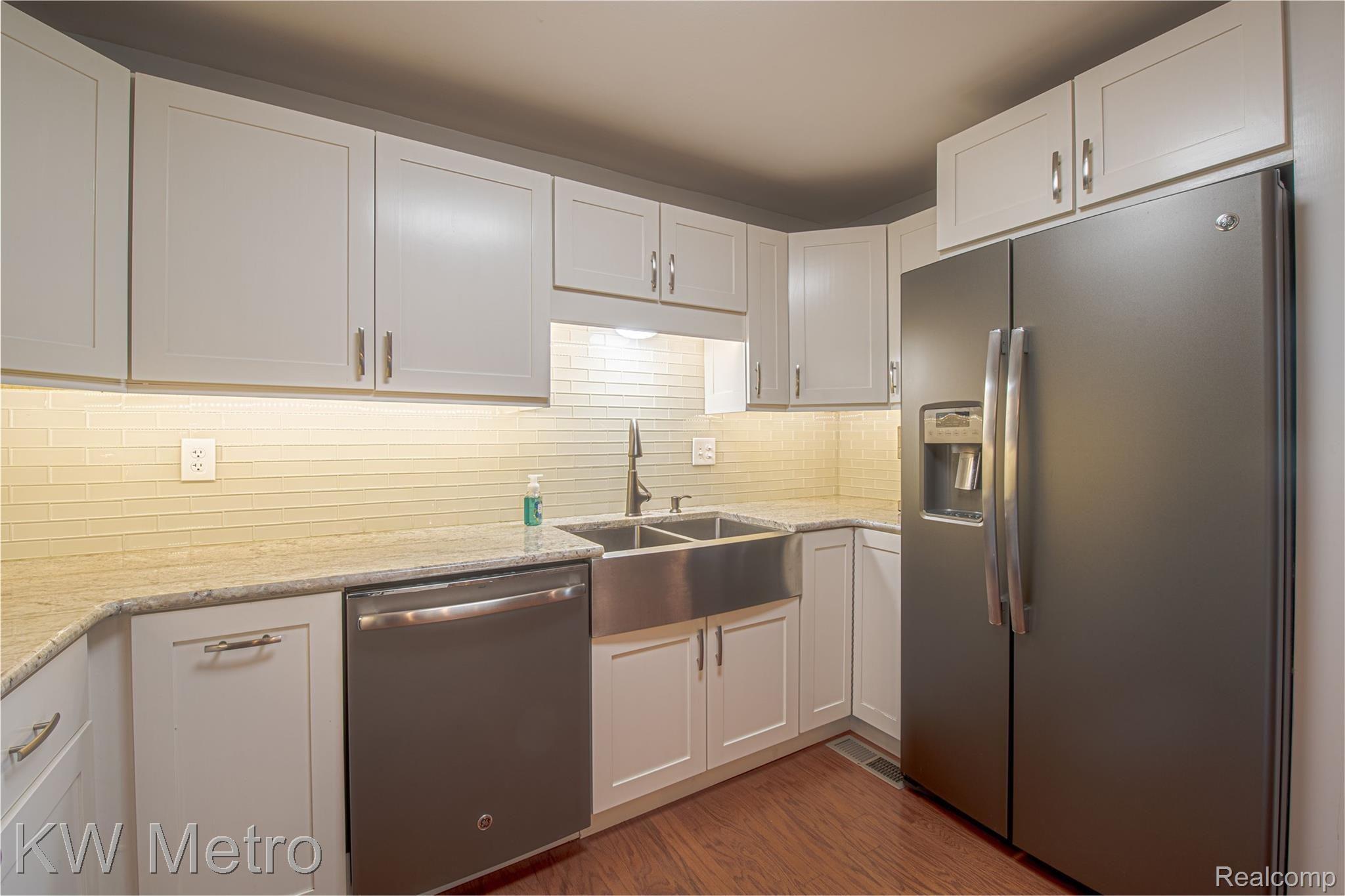 4879 Holmes Road Goodrich, MI 48438 - Photo 10 of 40 Kitchen