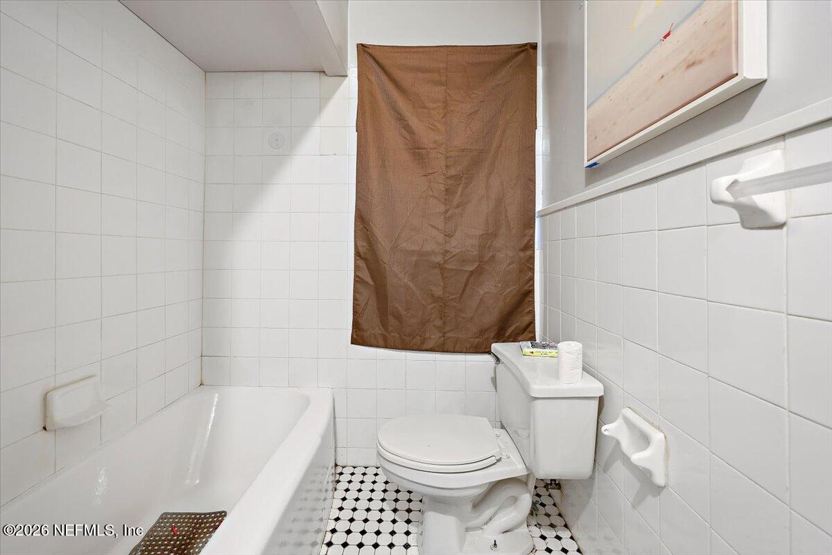 11037 Scott Mill Road Jacksonville, FL 32223 - Photo 16 of 51 15-En Suite Bathroom