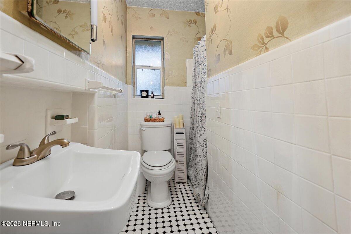 11037 Scott Mill Road Jacksonville, FL 32223 - Photo 24 of 51 23-Bathroom
