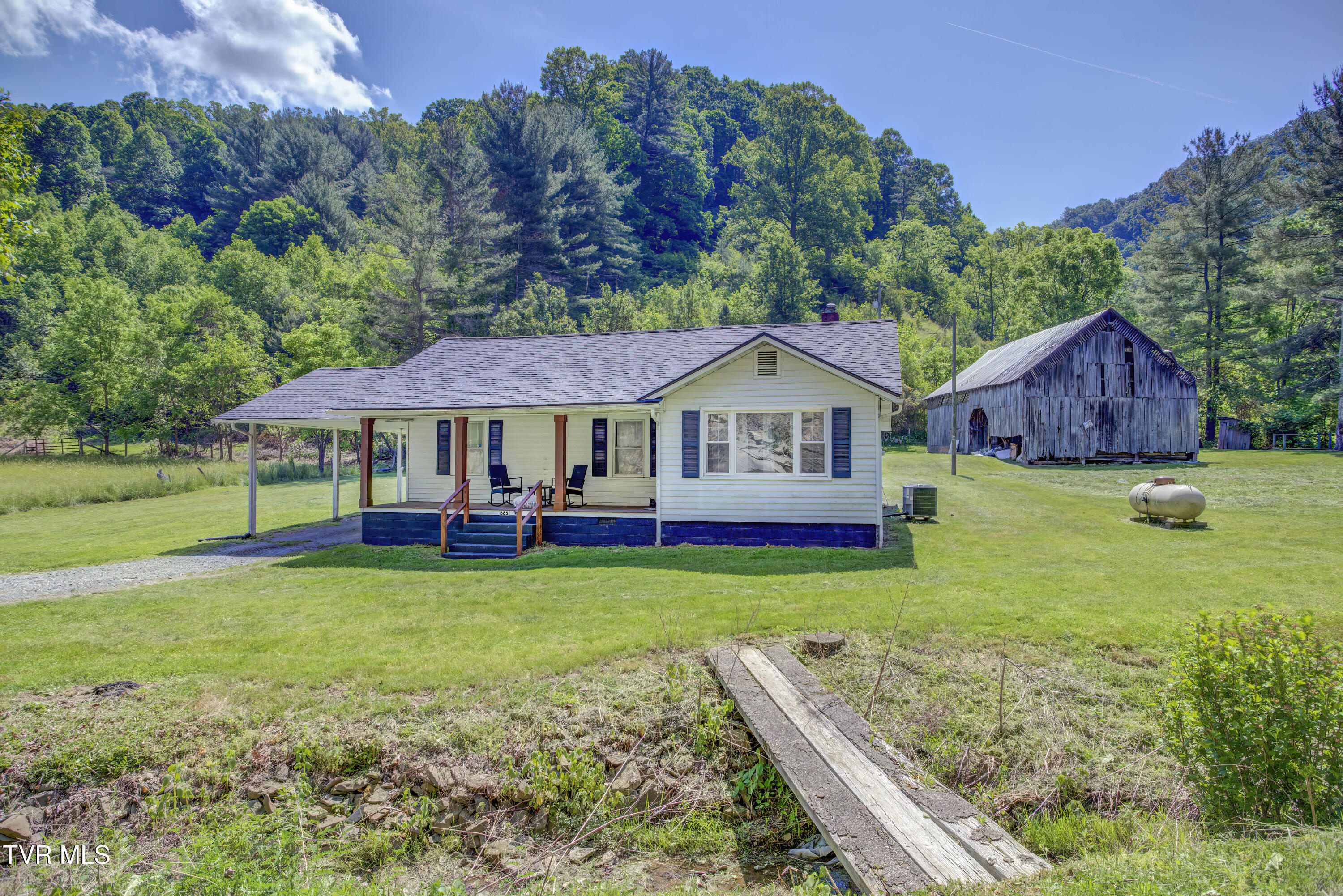 865 Shelleys Rd (1)