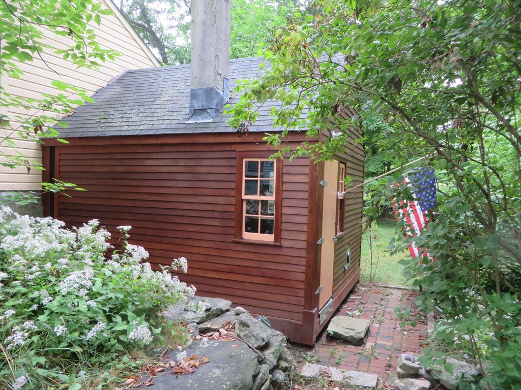 51 Orange Road Warwick, MA 01378 - Photo 4 of 22