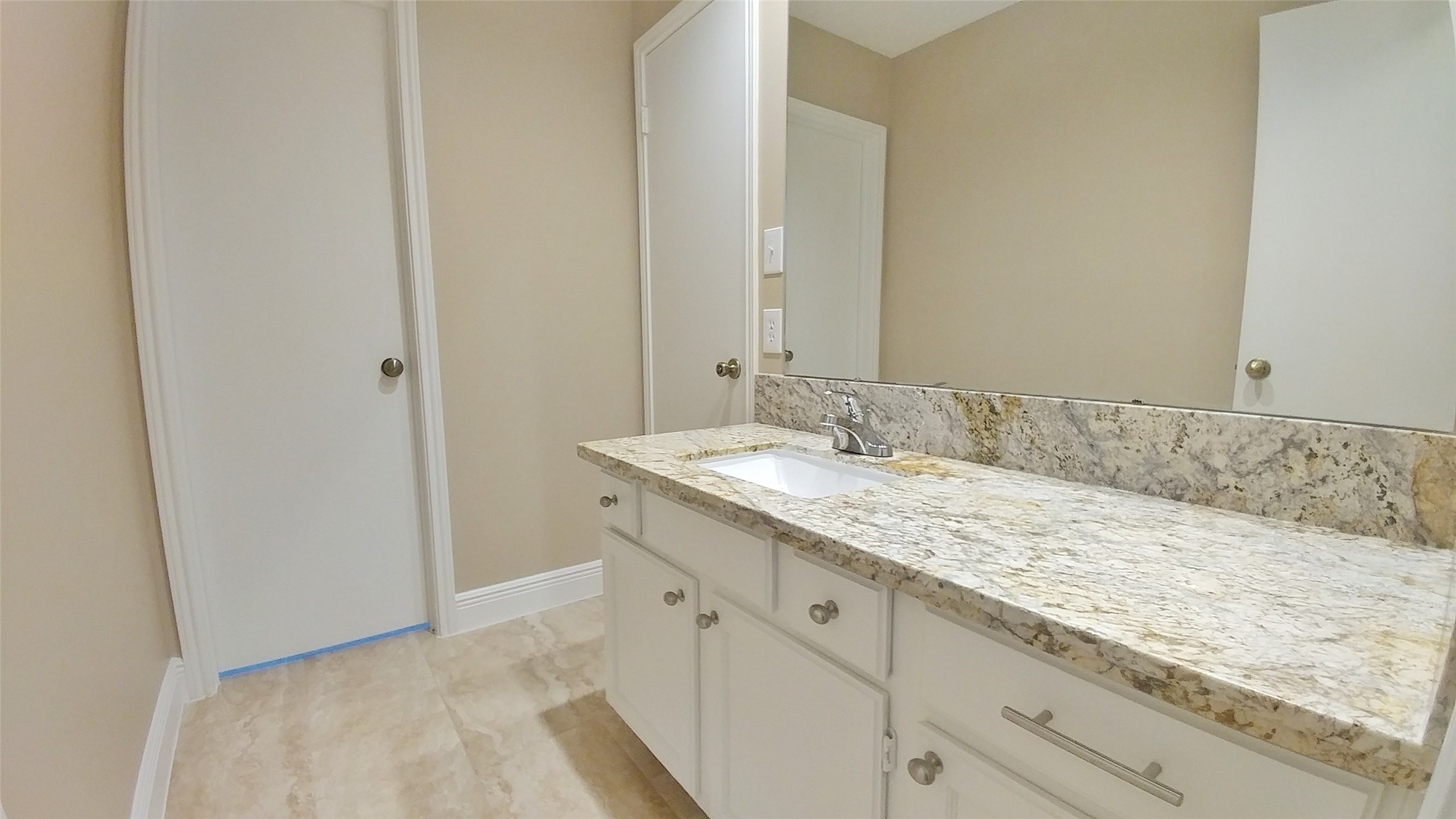 5227 Clarkston Lane Spring, TX 77379 - Photo 16 of 28 Secondary Bathroom