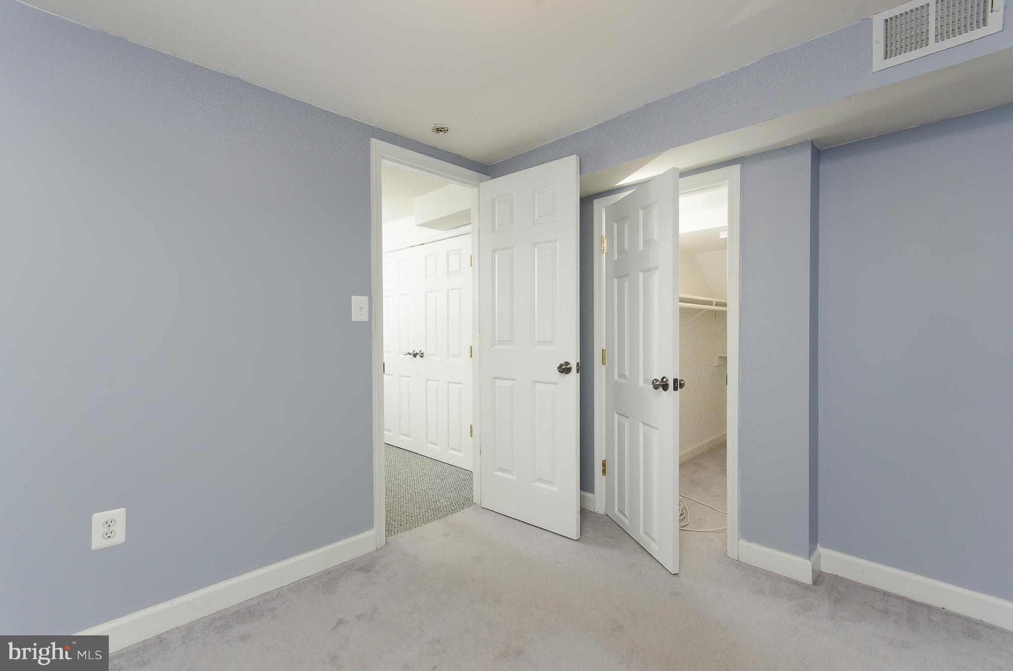 8402 Riverside Road Alexandria, VA 22308 - Photo 23 of 29 a view of an empty room