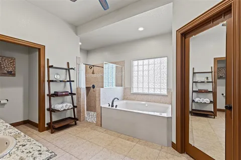 $1,075,000 | 216 Megan Court, Hudson Oaks, TX 76087