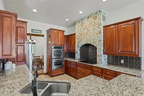 $1,195,000 | 216 Megan Court, Hudson Oaks, TX 76087