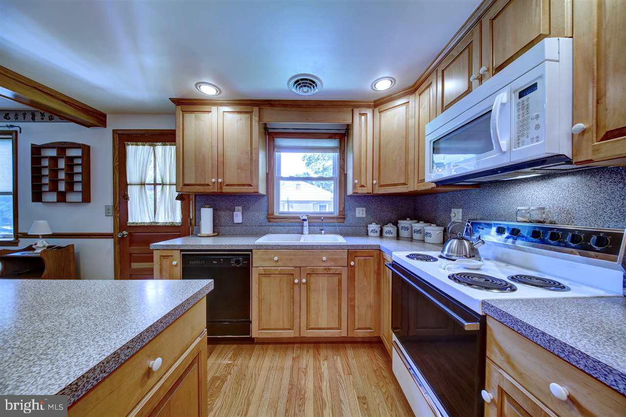 207 Singer Road New Freedom, PA 17349 - Photo 8 of 36