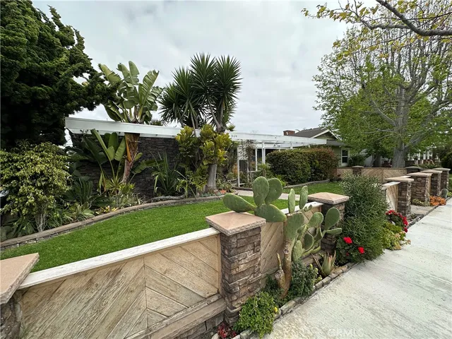 $2,099,888 | 1824 Park Street, Huntington Beach, CA 92648