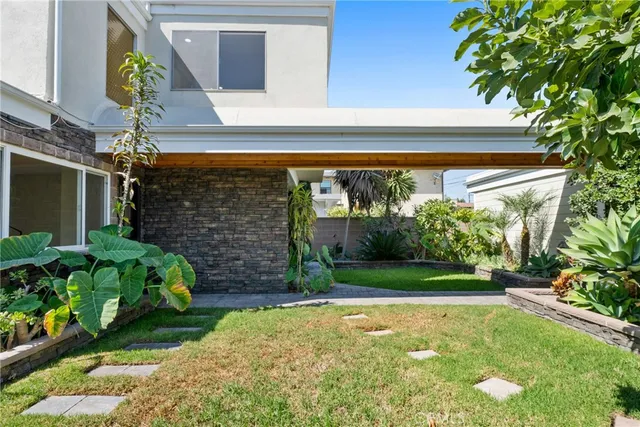 $2,099,888 | 1824 Park Street, Huntington Beach, CA 92648