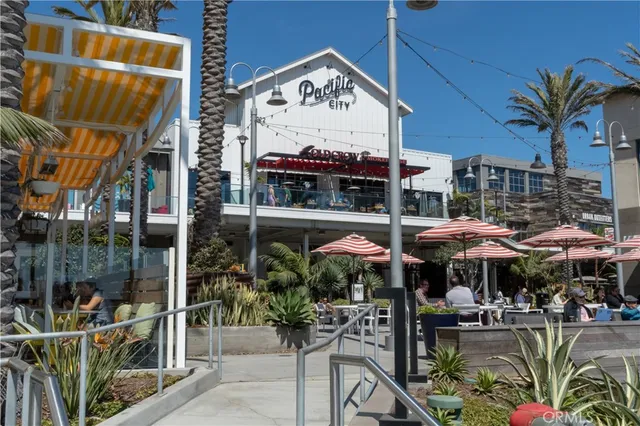 $2,099,888 | 1824 Park Street, Huntington Beach, CA 92648