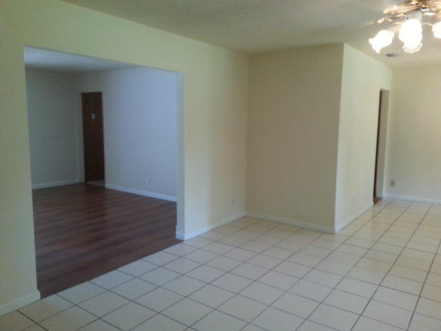 11844 Sandy Run Road Jupiter, FL 33478 - Photo 5 of 12 Living/Family Rooms