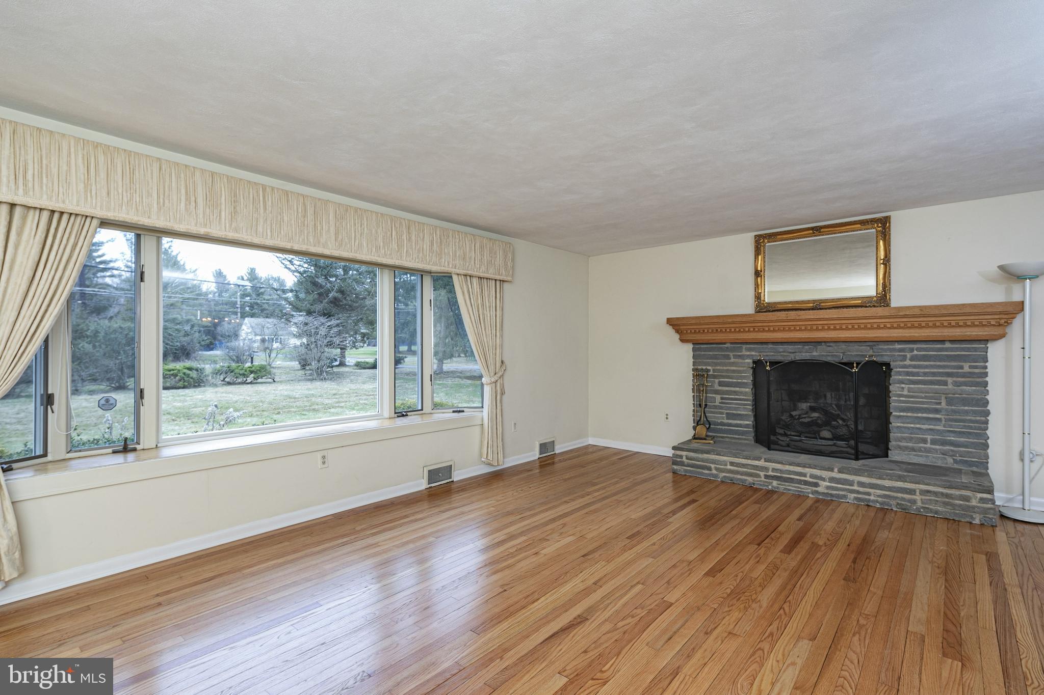203 Carter Road Princeton, NJ 08540 - Photo 9 of 31 Living Room