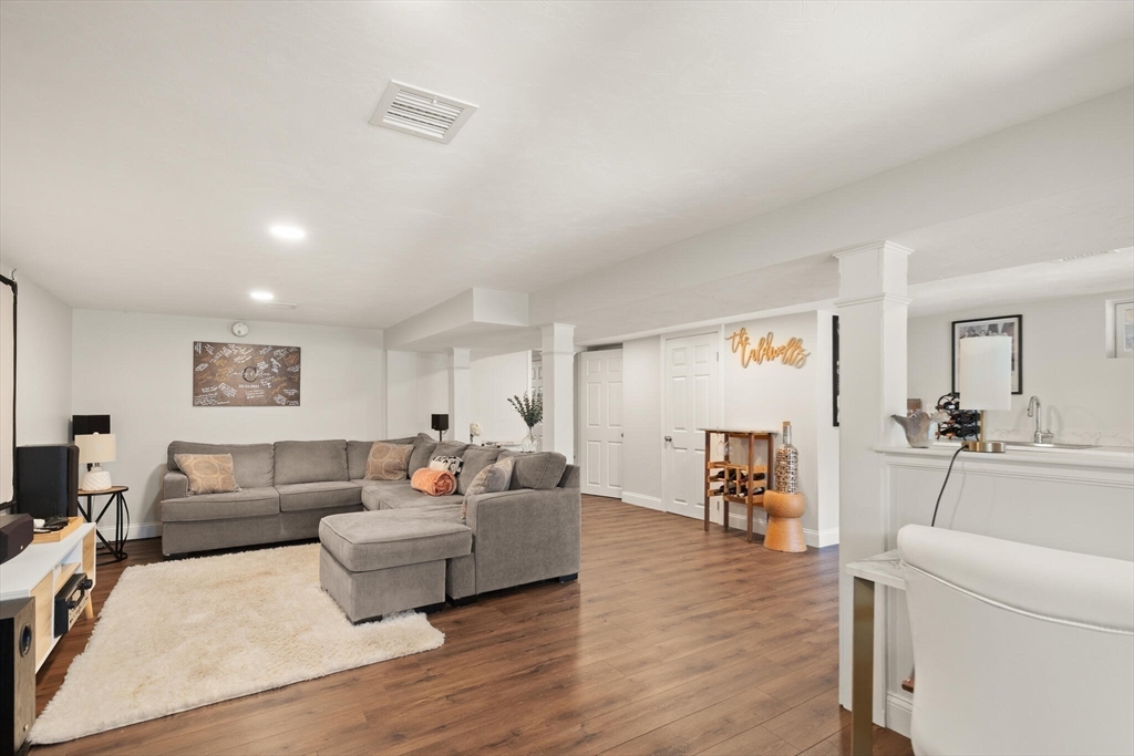 7 Manning Road Chelmsford, MA 01824 - Photo 18 of 31 Gallery Image 18